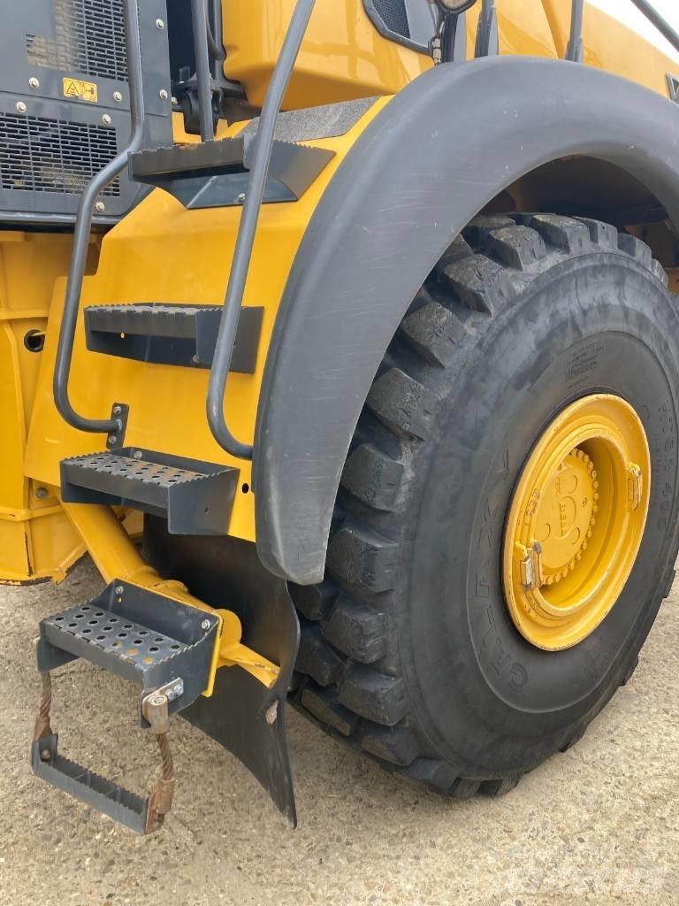Bell B45E 6x6 Articulated Haulers