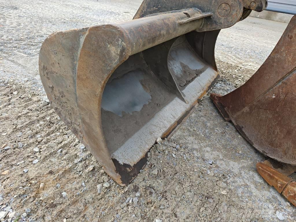 JCB JS 220 LC Crawler excavators