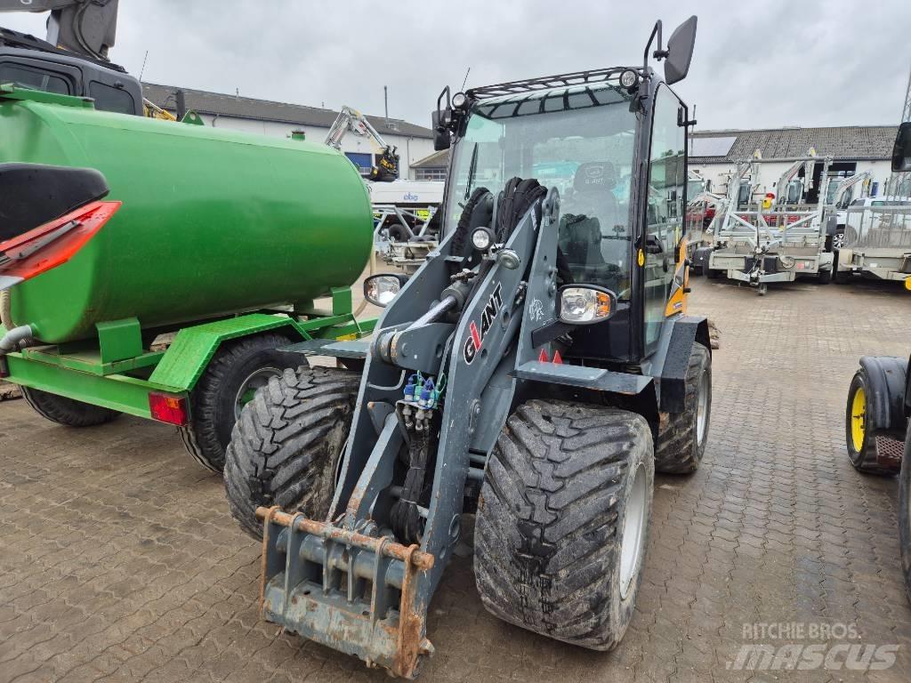 GiANT G3500 Mini loaders