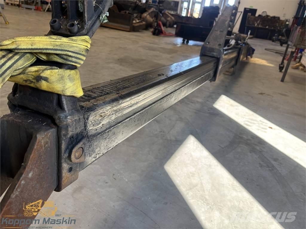 Fiskars 50L Loader cranes