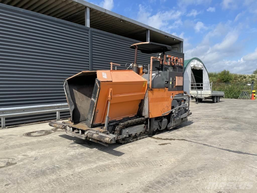 ABG TITAN 2820 Asphalt pavers