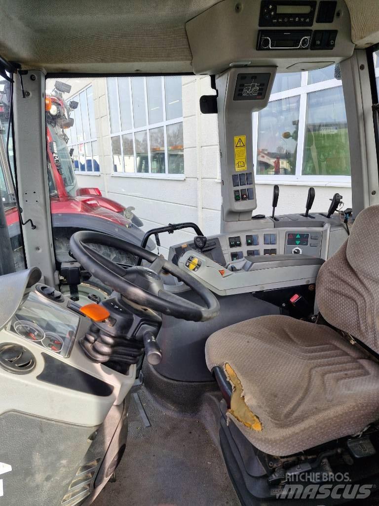 CLAAS Arion 640 Tractors