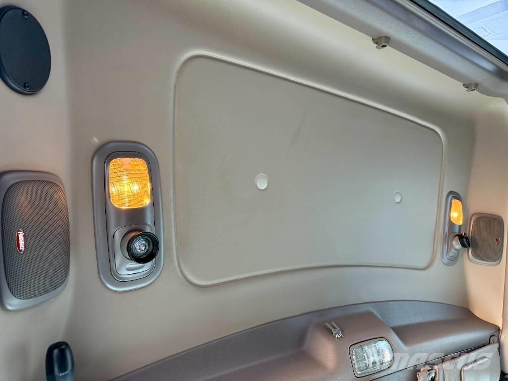 Peterbilt 389 Prime Movers