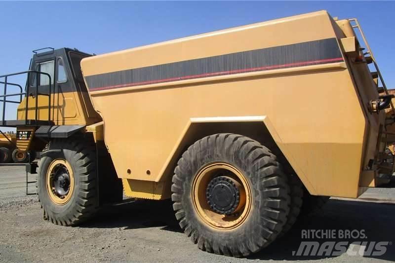CAT 769C Tanker trucks
