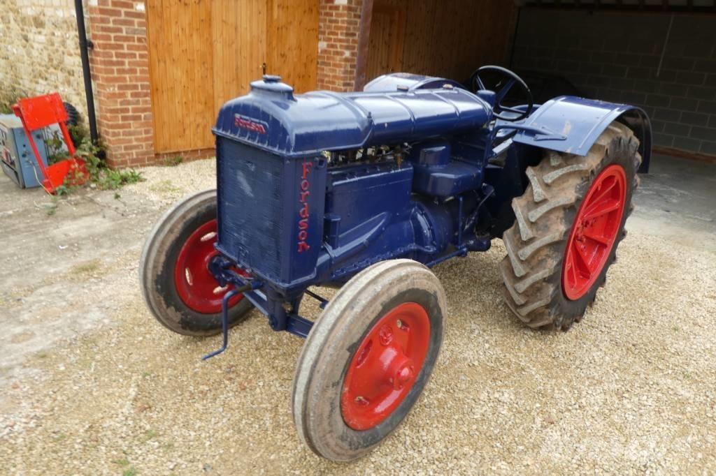  standard fordson Tractors