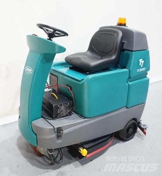 Tennant T7 Scrubber dryers