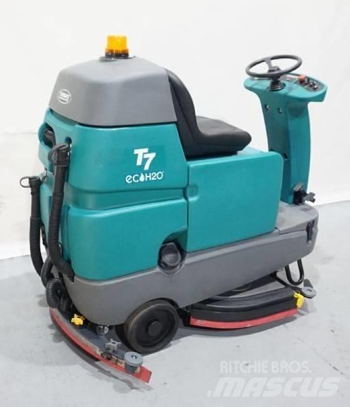 Tennant T7 Scrubber dryers
