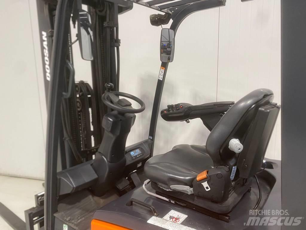 Doosan B18X-7 Electric forklift trucks