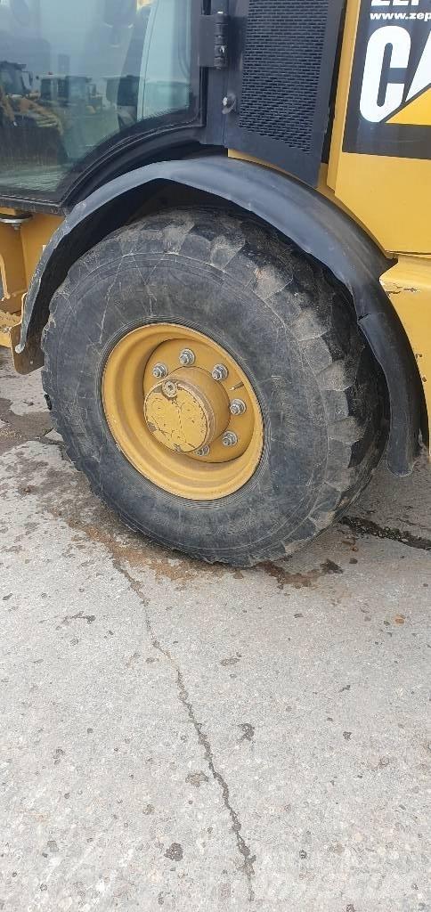 CAT 906M Wheel loaders