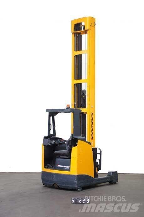 Jungheinrich ETV 325 Reach truck