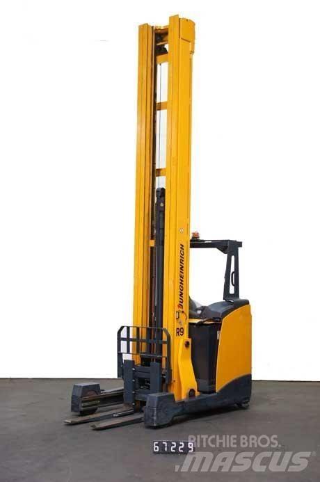 Jungheinrich ETV 325 Reach truck
