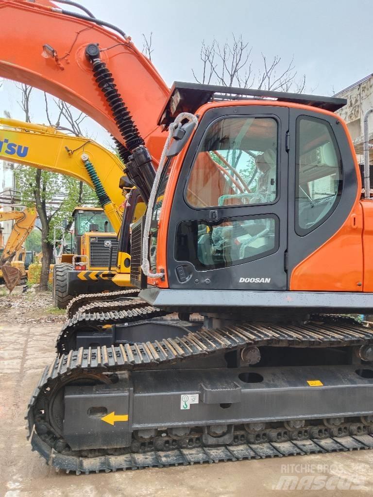 Doosan DX300 Crawler excavators
