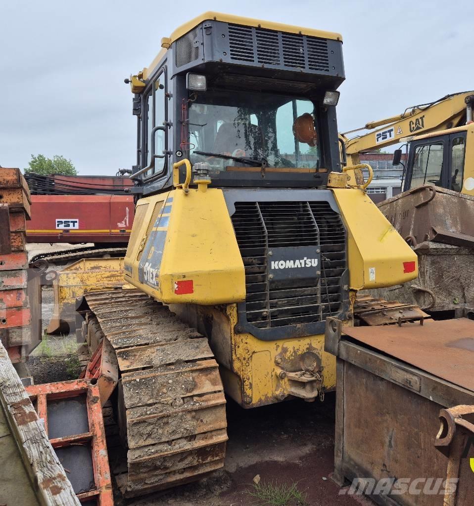 Komatsu D 51 EX-22 Crawler dozers