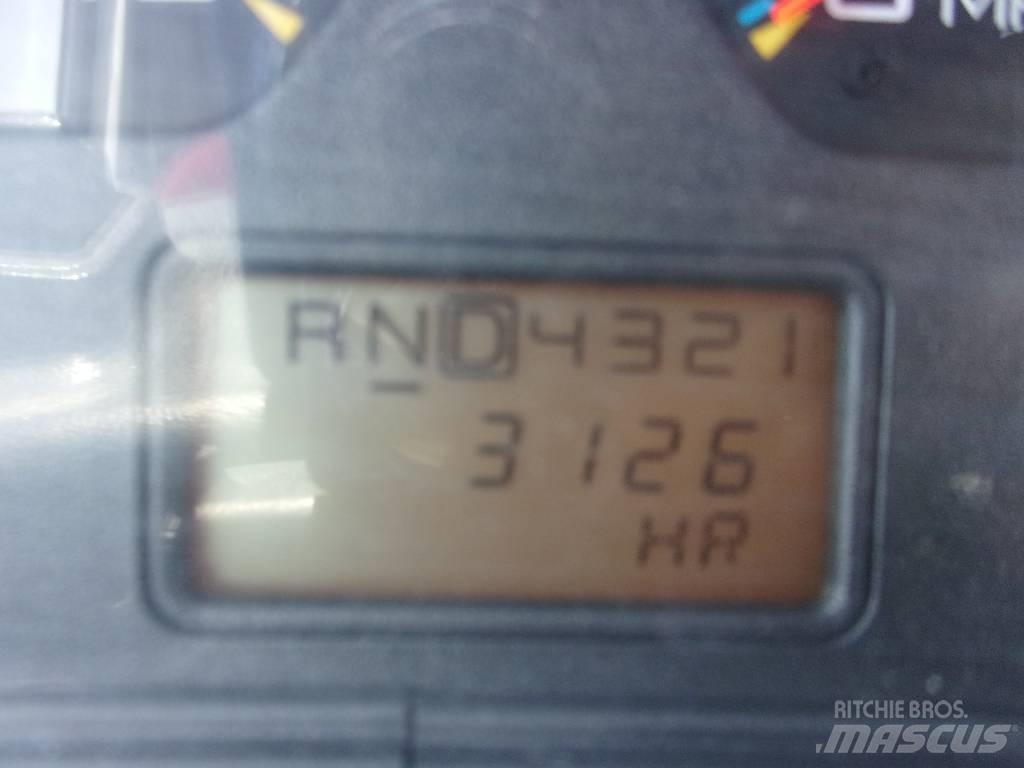 International 7400 Commercial vehicle