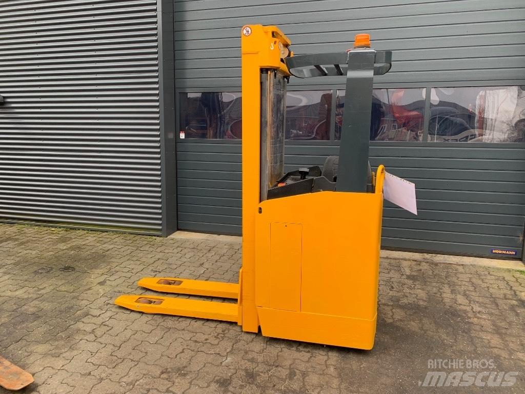 Jungheinrich ESC316 Reach truck