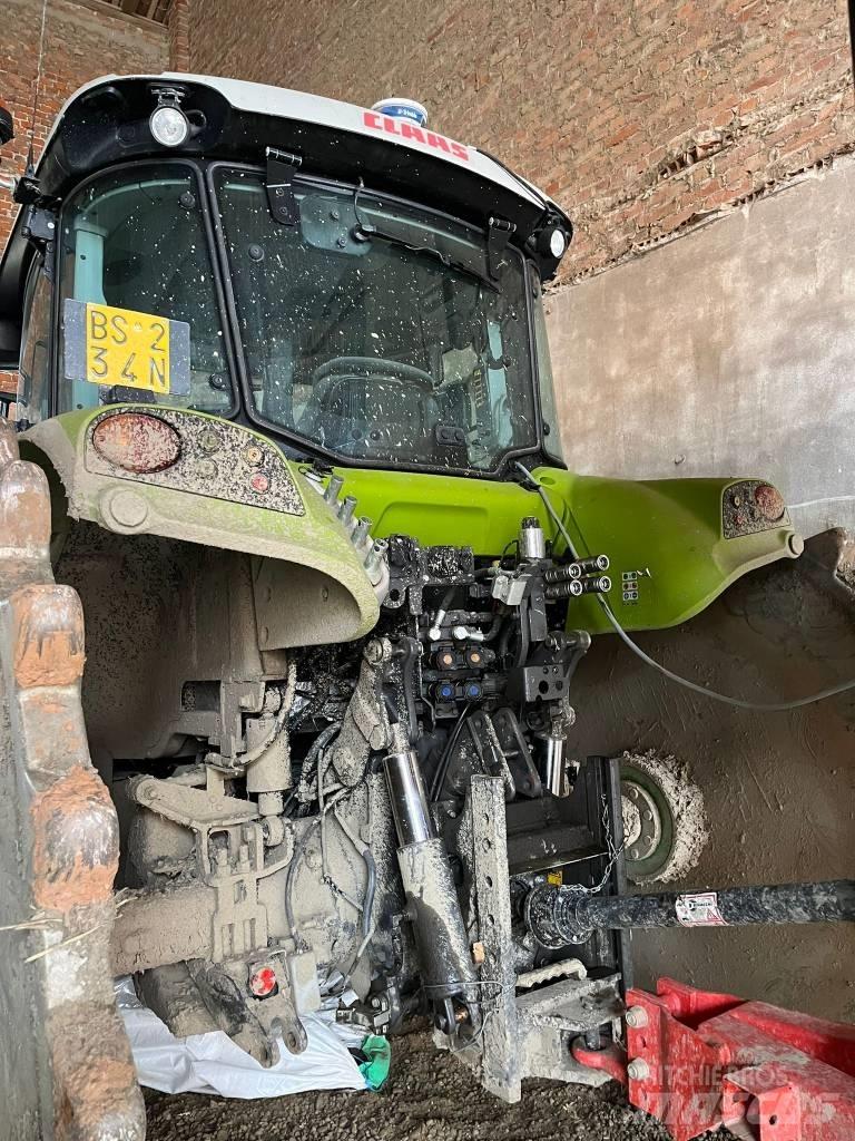 CLAAS Arion 460 Tractors