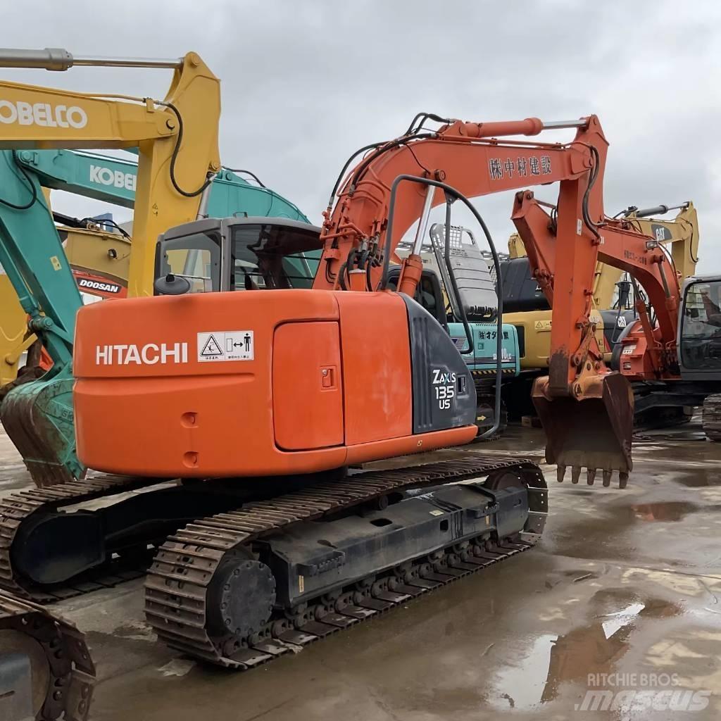 Hitachi ZX 135 US Crawler excavators