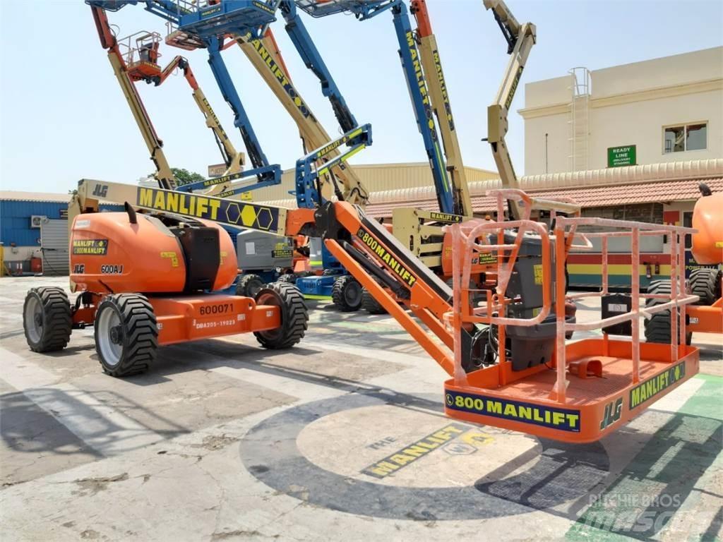JLG 600AJ Articulated boom lifts