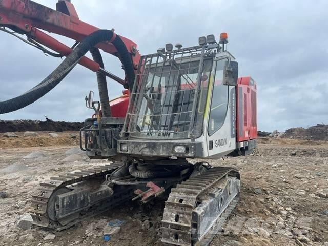 Sandvik Ranger DX800 Surface drill rigs