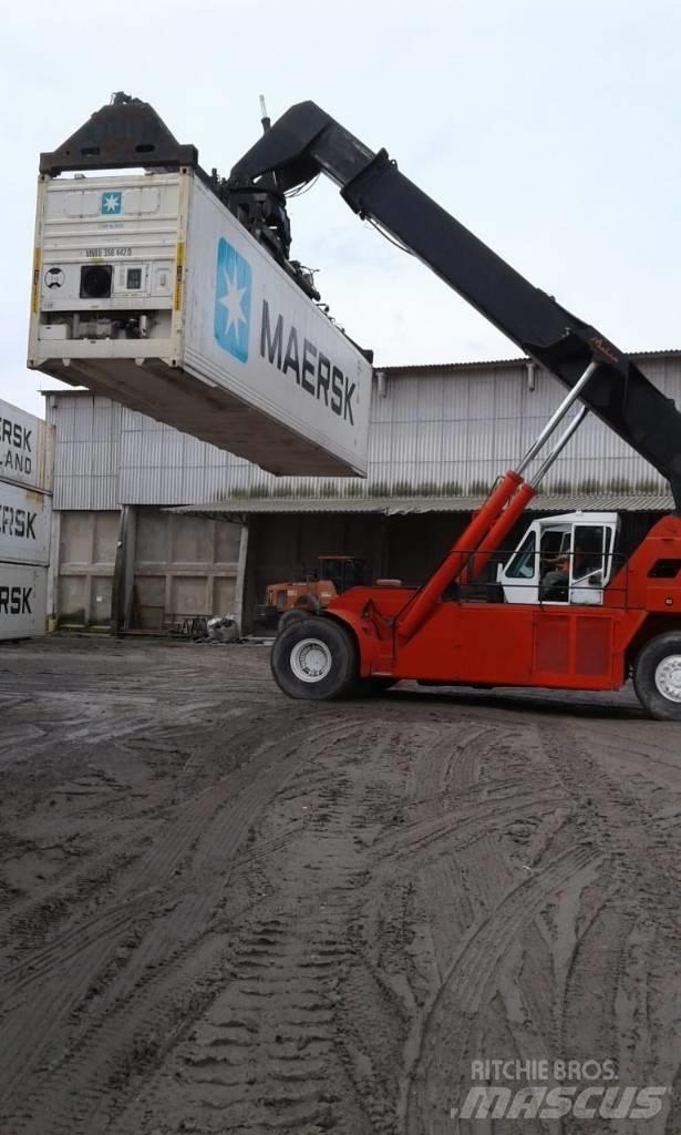  4500 S6 Reach truck