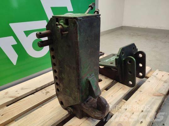 John Deere 3220 hook Cabins and interior