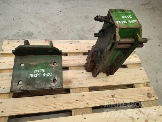 John Deere 3220 hook Cabins and interior