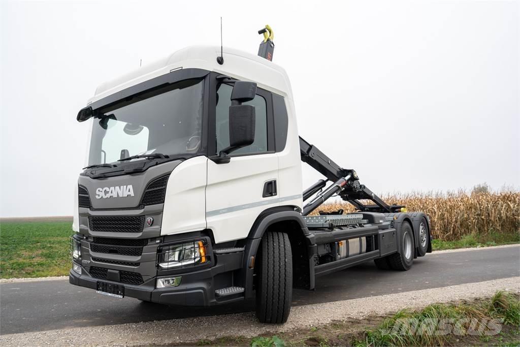 Scania P420 6X2 Hook lift trucks