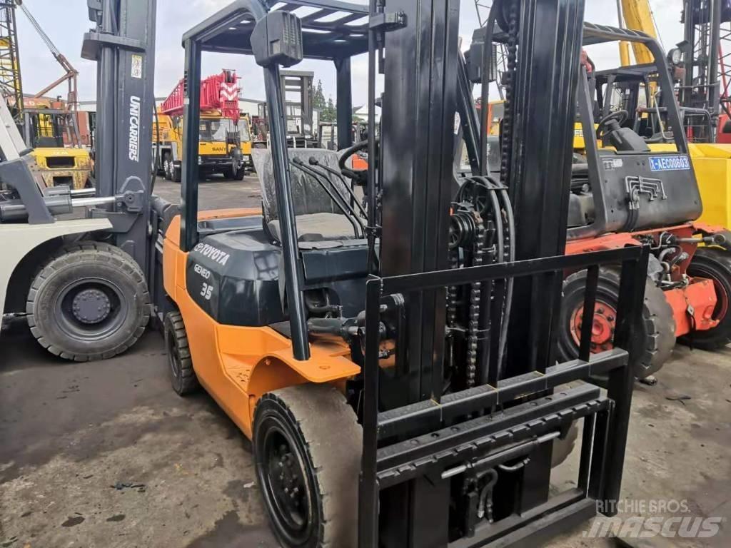 Toyota 3.5Ton Diesel trucks