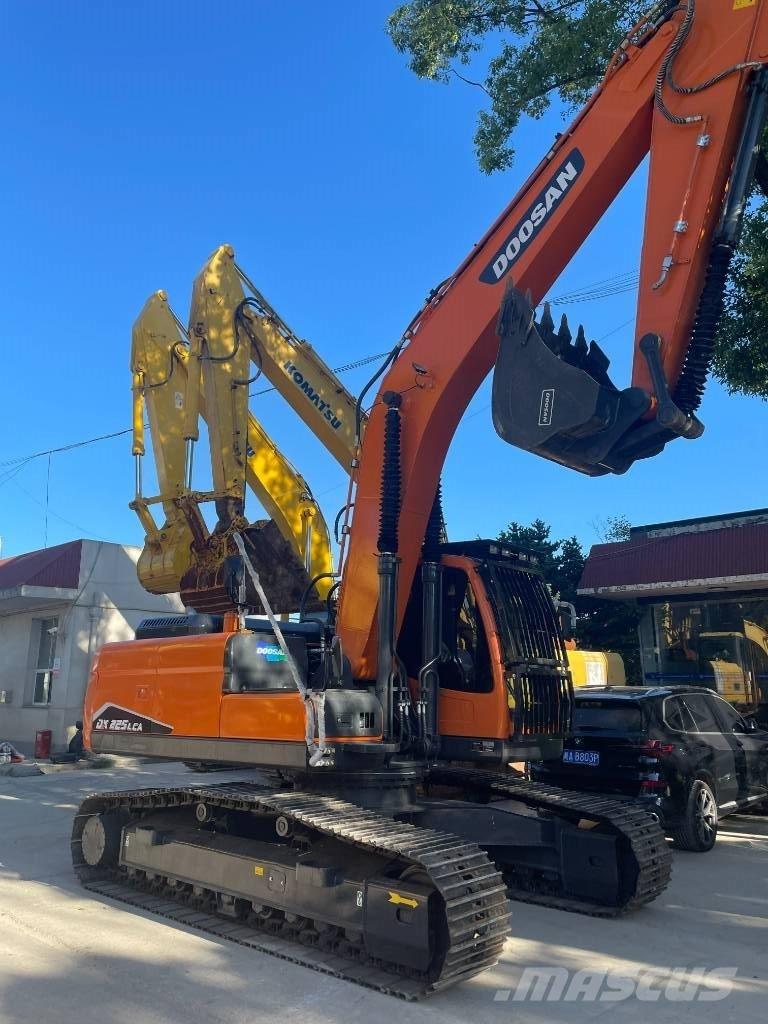 Doosan DX 225 LC Mini excavators  7t - 12t