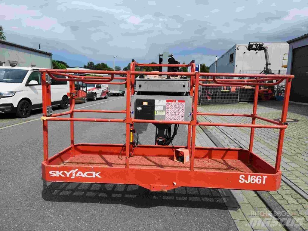 SkyJack SJ 66 T Articulated boom lifts