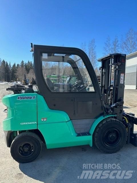 Mitsubishi FD40N Diesel trucks