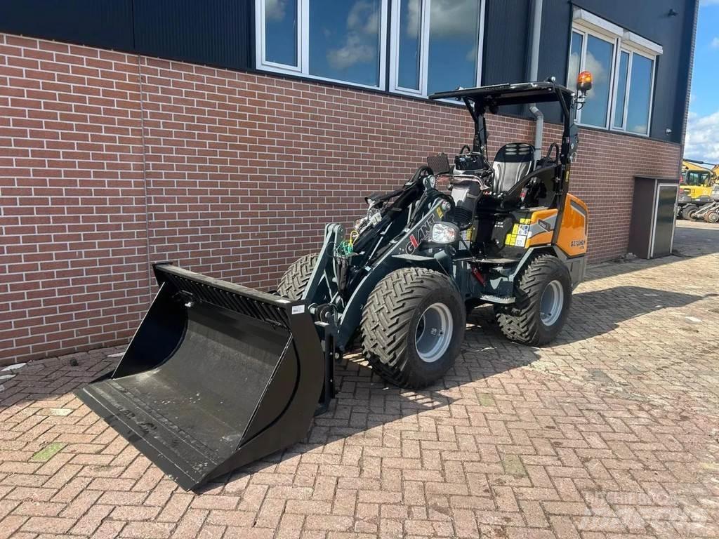 GiANT G2700 Mini loaders