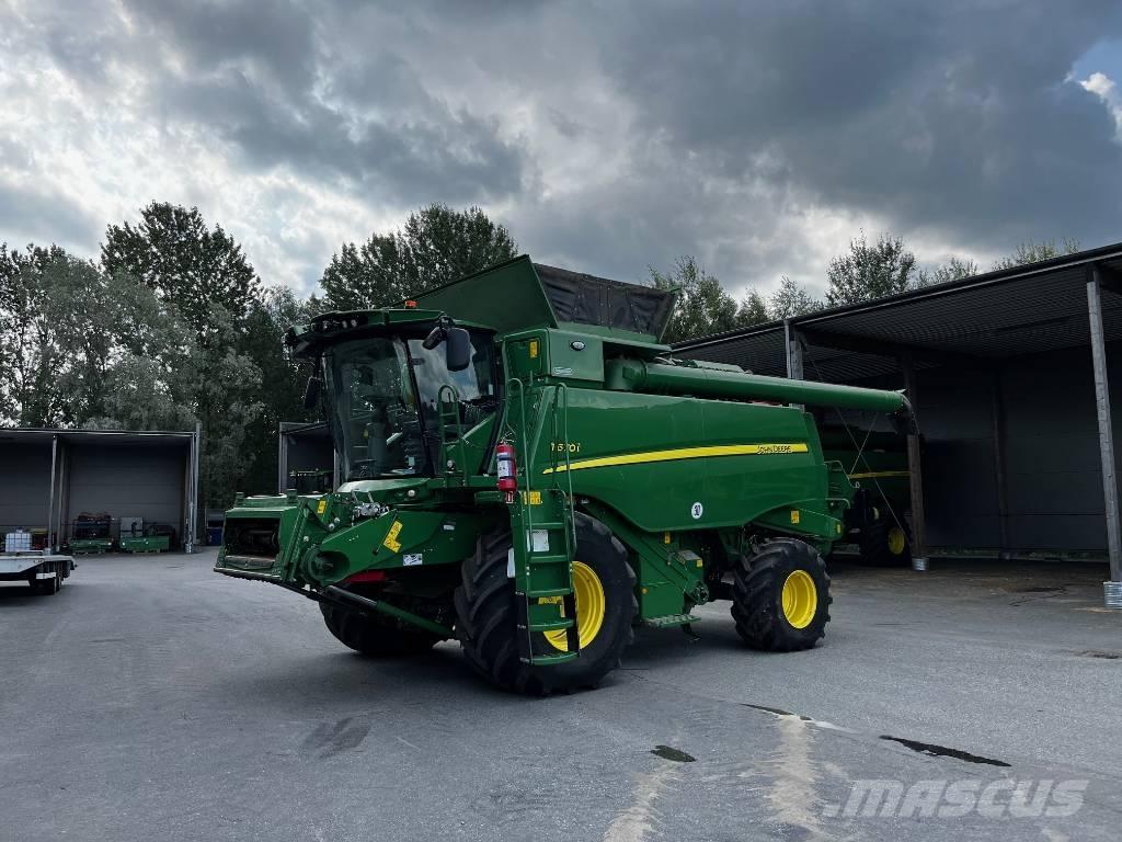 John Deere T670i Combine harvesters