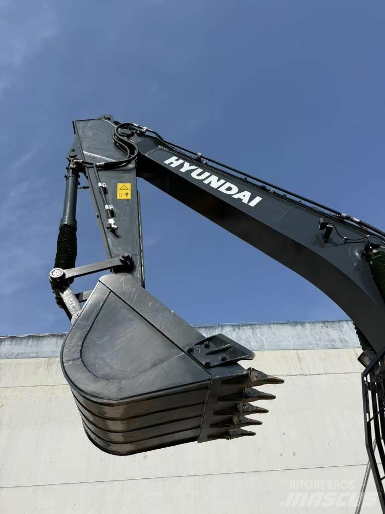 Hyundai R220-9S Crawler excavators