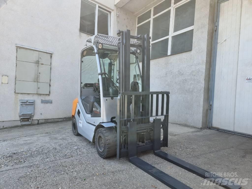 Still RX70-30 Diesel trucks