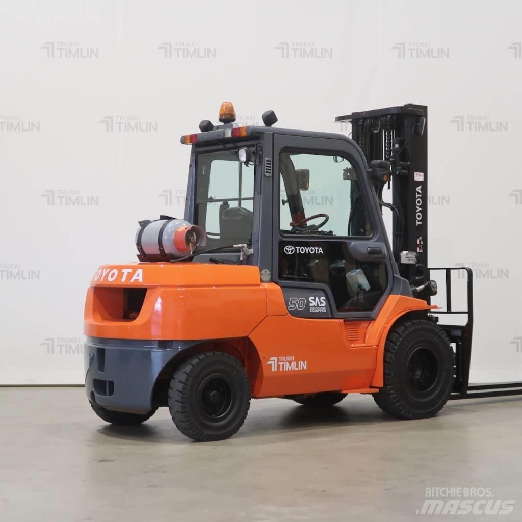 Toyota 02-7FG45 LPG trucks