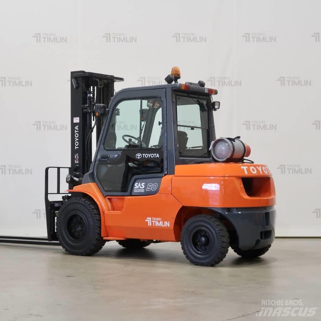 Toyota 02-7FG45 LPG trucks