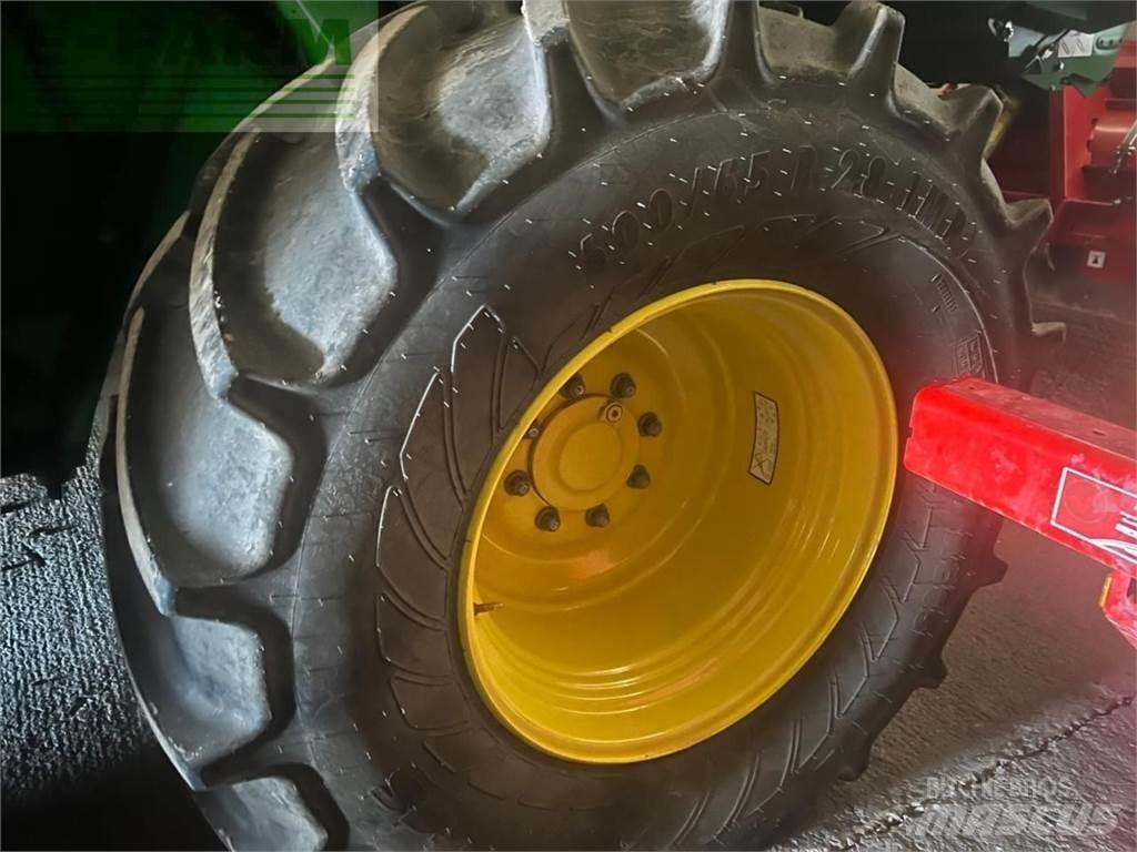 John Deere T550 Combine harvesters