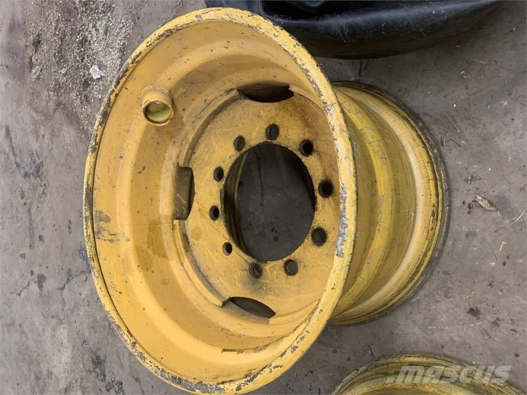 Ösa 250 20x26,5 Tyres, wheels and rims