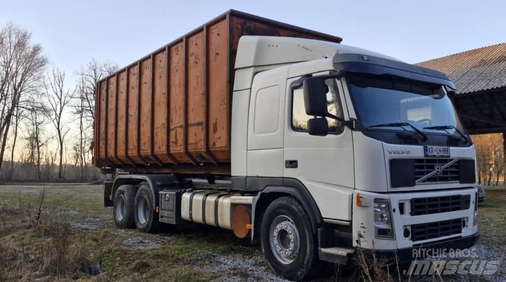 Volvo J4CFC Hook lift trucks