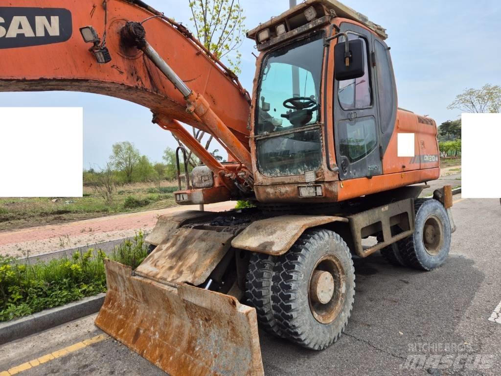 Doosan DX210WA Wheeled excavators