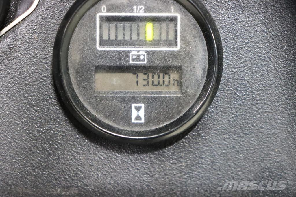 Komatsu CNI 14 Pedestrian stacker