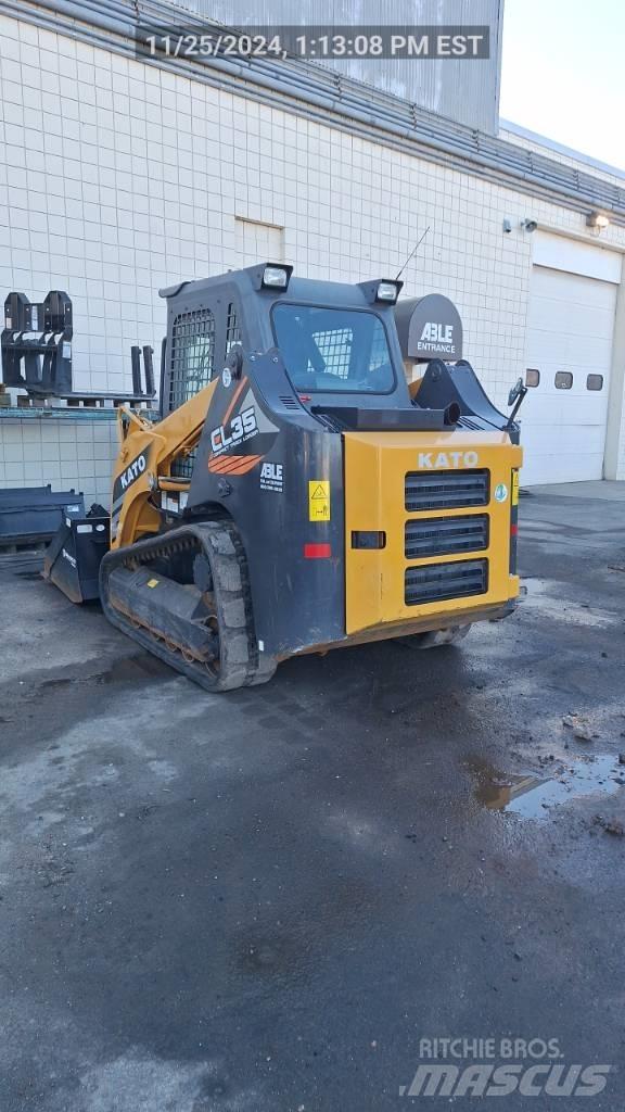 Kato CL35 Skid steer loaders