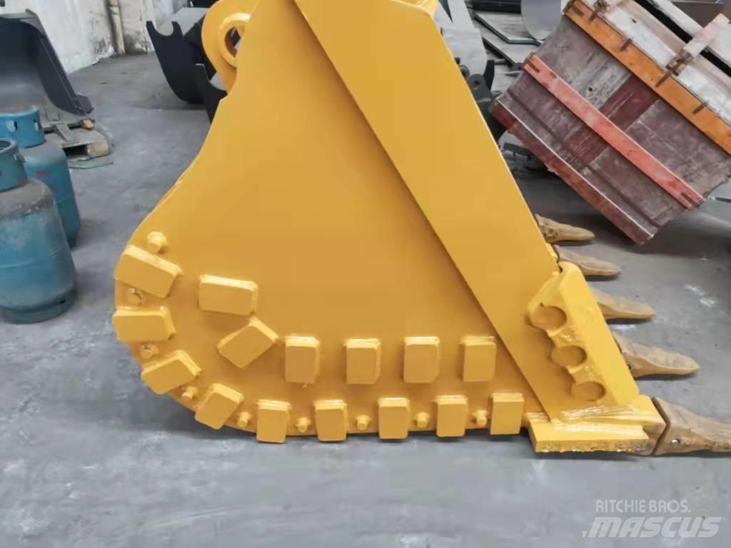 Komatsu PC210 Buckets