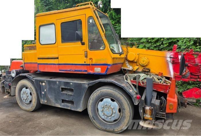 Kato MR100 Rough terrain cranes