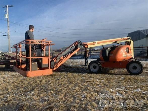 JLG 600AJ Articulated boom lifts