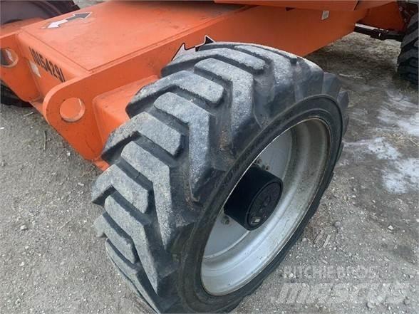 JLG 600AJ Articulated boom lifts