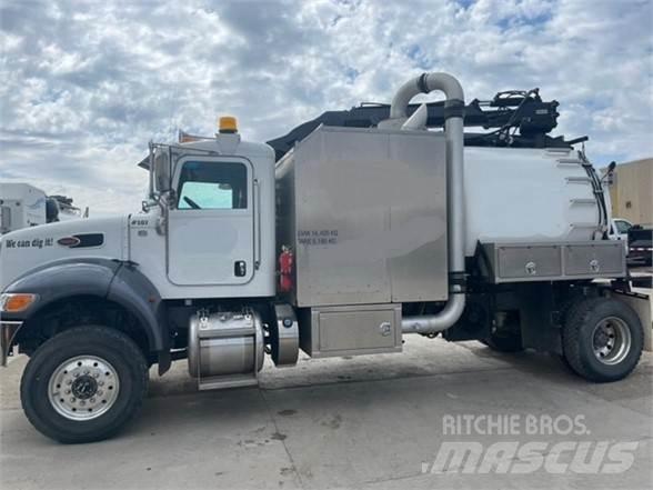 Peterbilt 348 Commercial vehicle