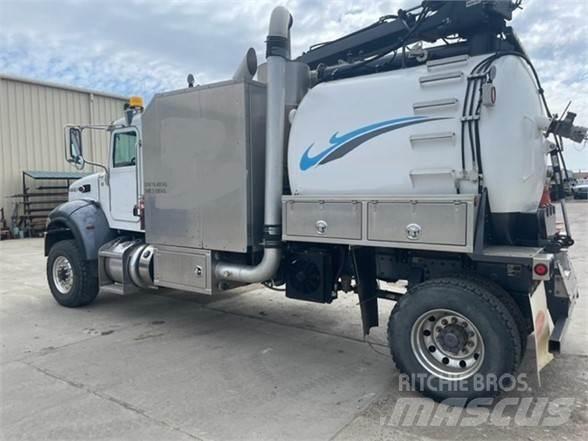 Peterbilt 348 Commercial vehicle