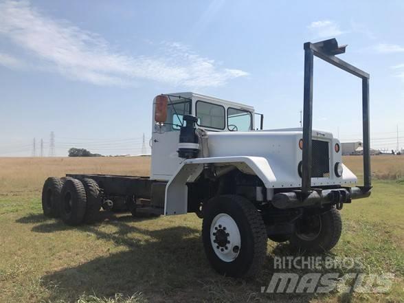 Diamond T M13 Chassis Cab trucks